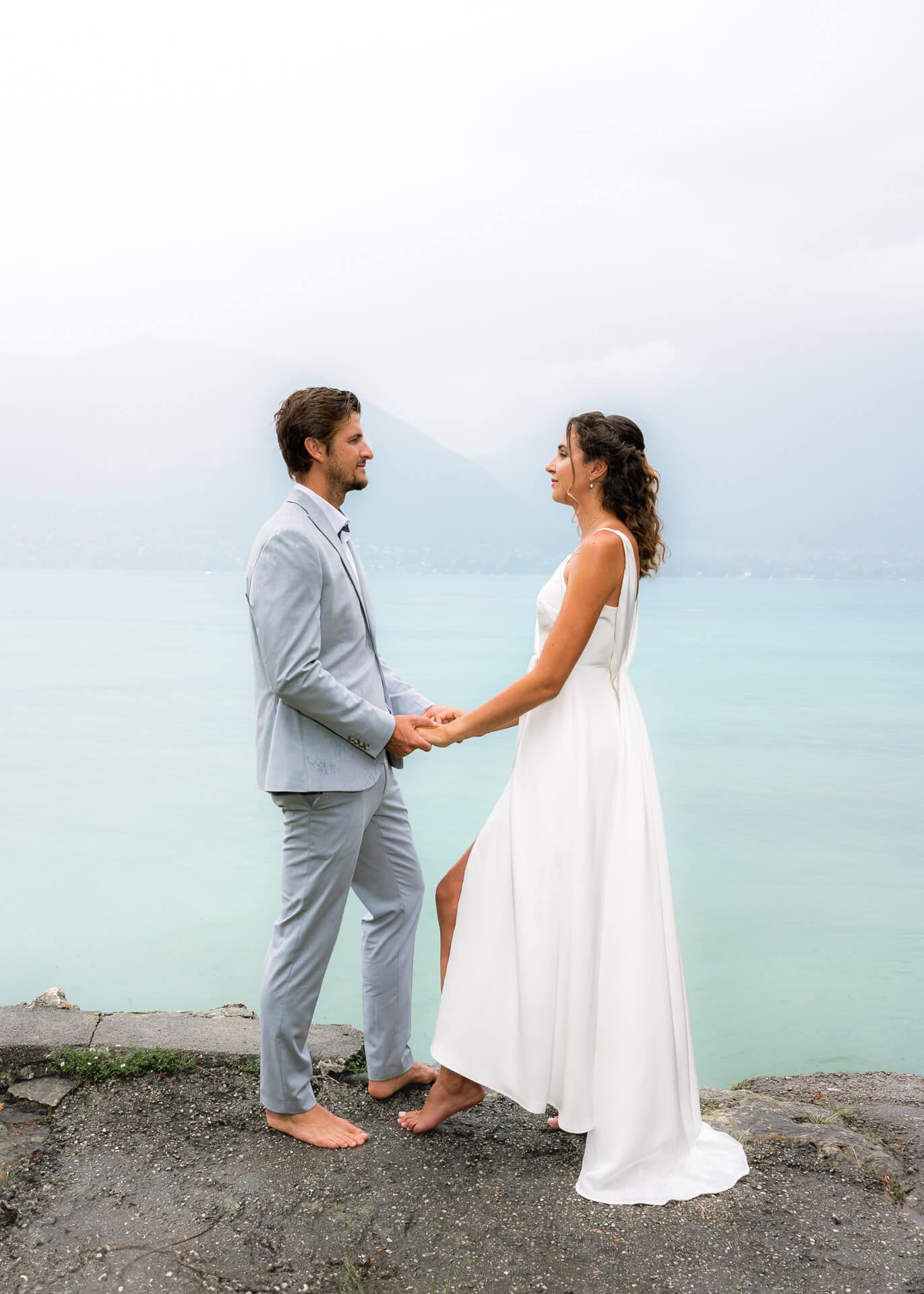 Lire la suite à propos de l’article Mariage au bord du lac d’Annecy – reportage élégant
